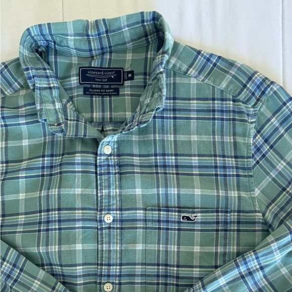 Vineyard Vines - Fall 2022 Collection - green plaid, Men’s Medium Button Down - Picture 4 of 4